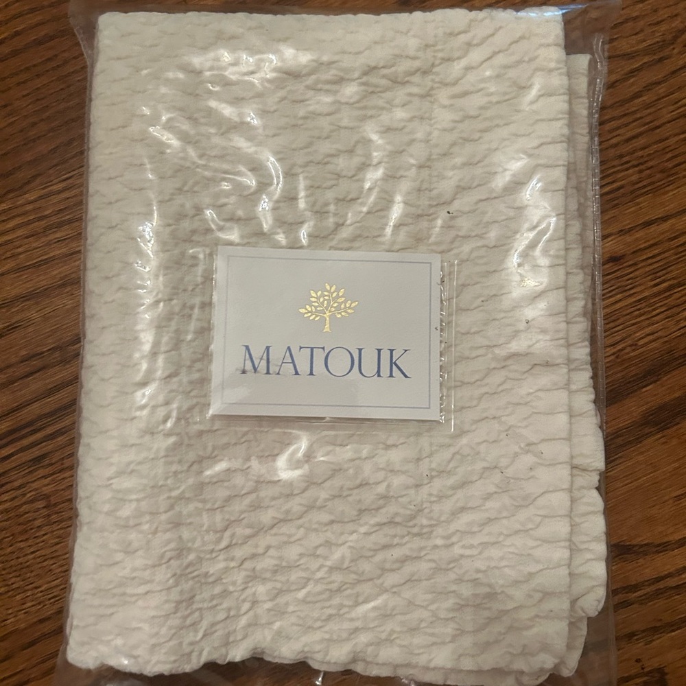 NWT Matouk Boudoir Sham Jasper Ivory